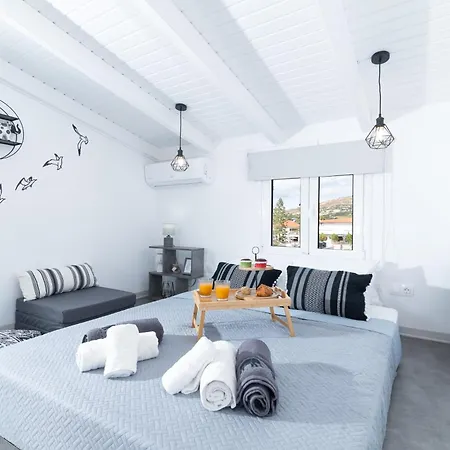 Holiday home Kalamaki-sunset - Scenic Sunset & Sea Views - Steps From Shore *
